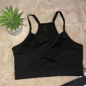 Sports bra with adjustable straps